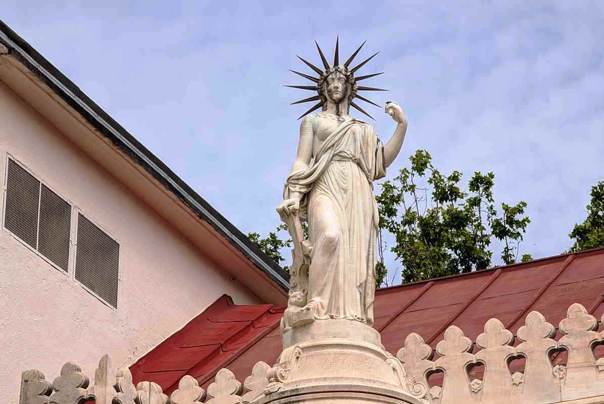 Estatua de la Libertad española
